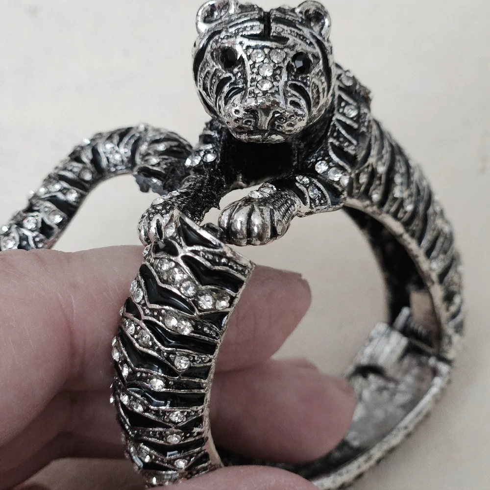 The Unbranded Brand silvertone rhodium